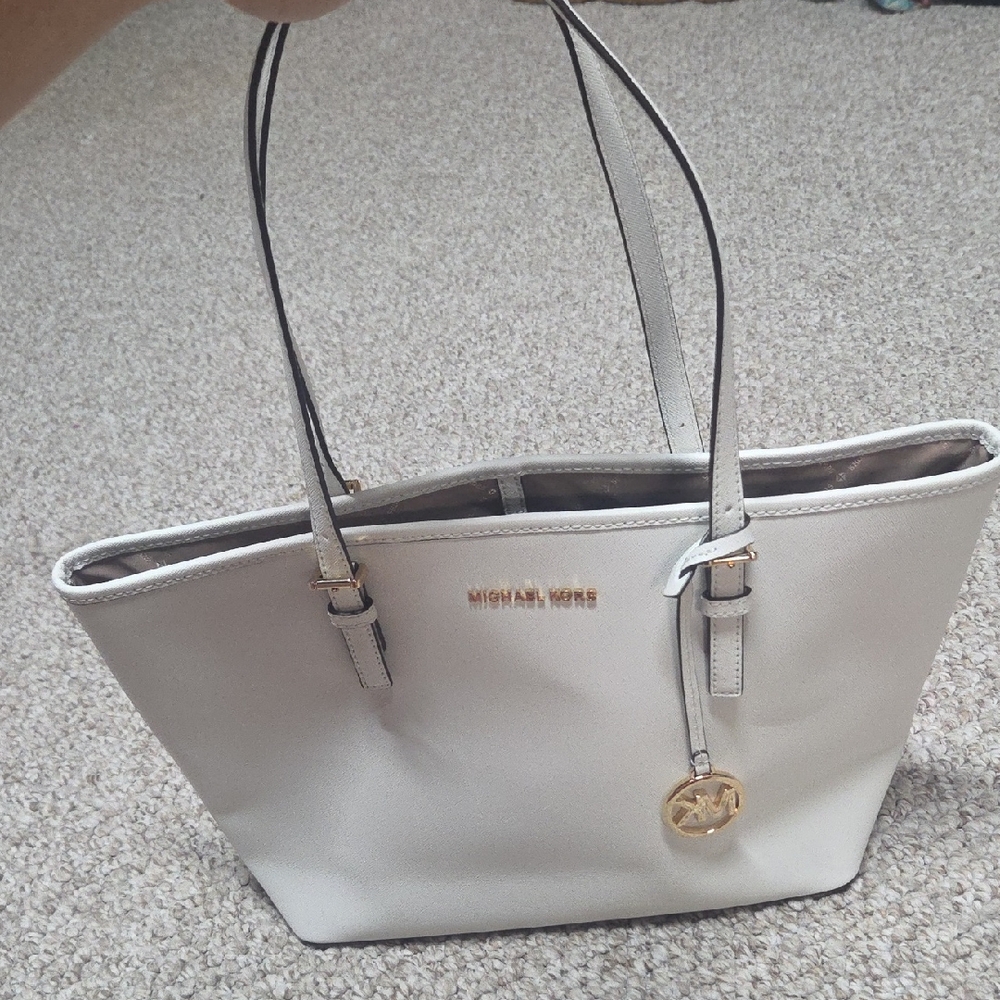 Michael Kors Jet Set Carry All Tote  *NEW